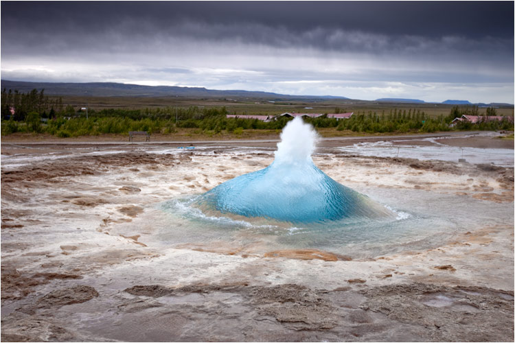 bis die Wasser-Halbkugel Ihn nicht mehr aufhalten kann