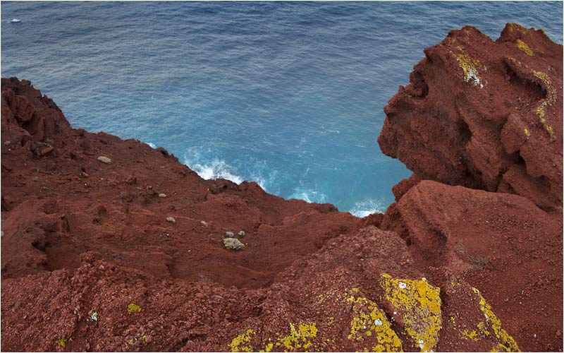 schönen Kontrast zum Meeres blau