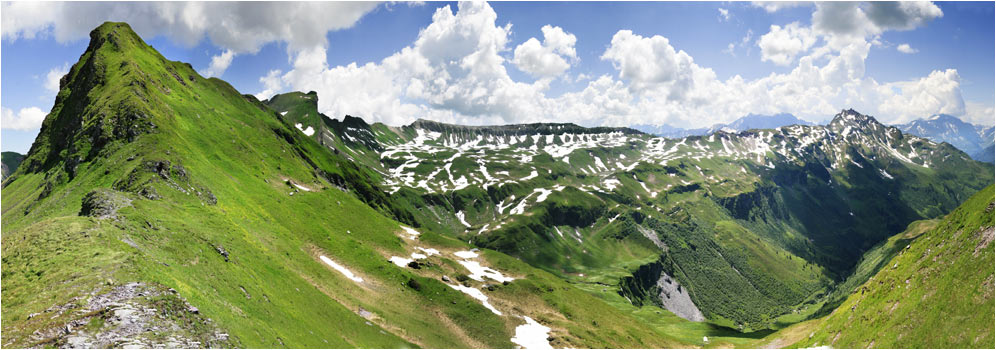 Blick in das Mühlibachtal, Links im Vordergund der Goggeien, hinten den Gipsgrat