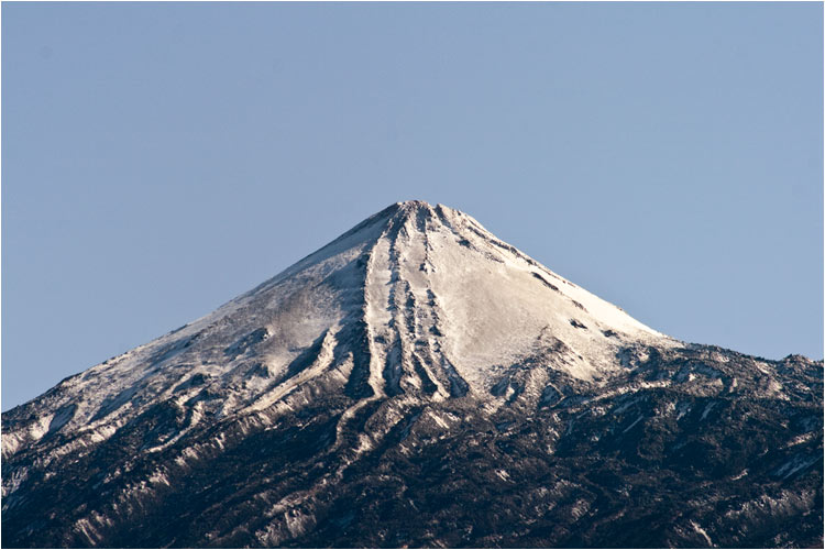 Der Pico del Teide mit eine frische Schneedecke