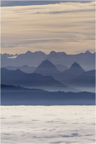 Grosser und kleiner Mythen, Blick aus dem Bachtelturm