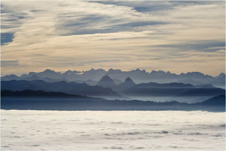 Grosser und kleiner Mythen, Blick aus dem Bachtelturm