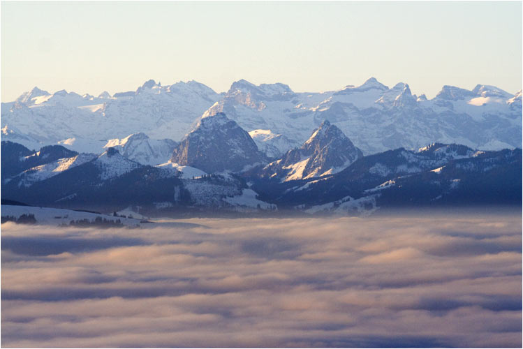 Grosser und kleiner Mythen, Blick aus dem Bachtelturm
