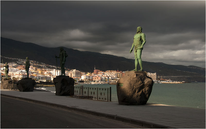 Guanchenkönige in Bencomo bei Gewitterstimmung