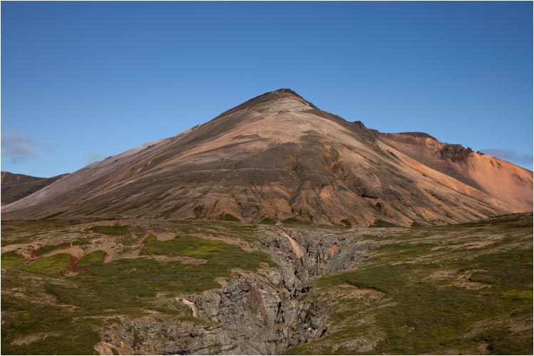 Berglandschaft im Süd-Osten, im Hamarsdalur-Tal, bei Halsfjall