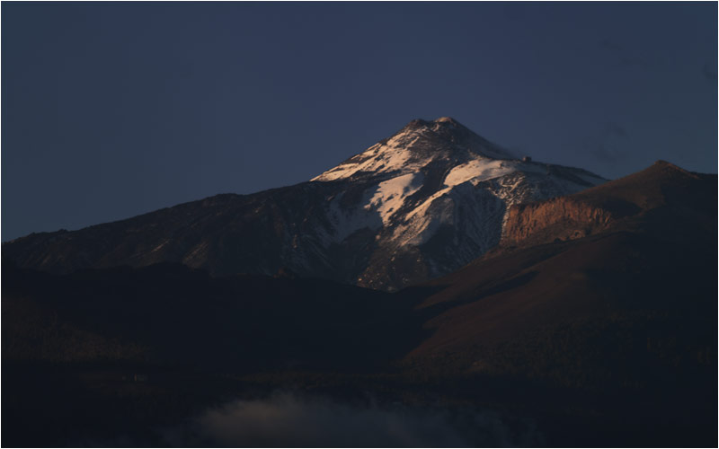 Abendlicht auf dem Pico del Teide, Blick von der Küste El Médano