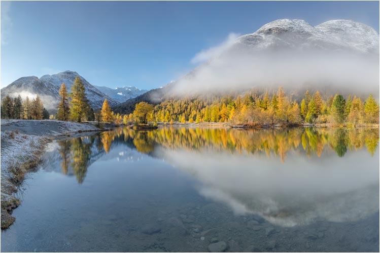 November. Bergsee im Herbstkleid. Engadin