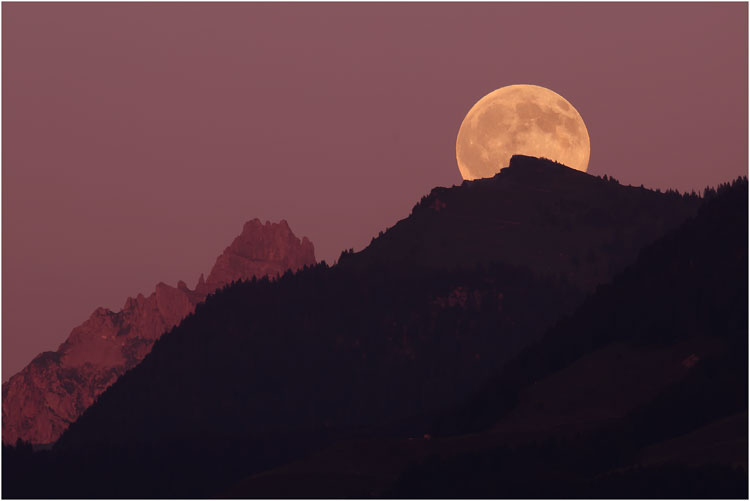 Vollmond, aus dem Holzsteg in Rapperswil fotografiert