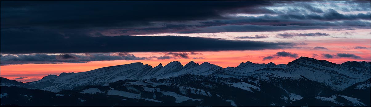 Die Churfirsten, 1/4 Std vor Sonnenaufgang