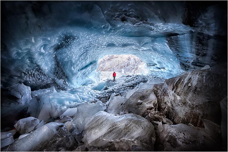 Eishöhlenpalast im letzten Atemzug.  Val Roseg