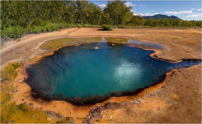 Die Thermalquelle vom Nalycevo kommt aus einer Tiefe von 200m Wassertemp: 76 °C