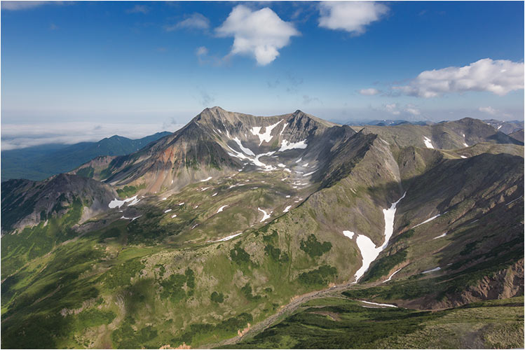 Berglandschaft in Süd-Kamtschatka, aus dem Helikopter