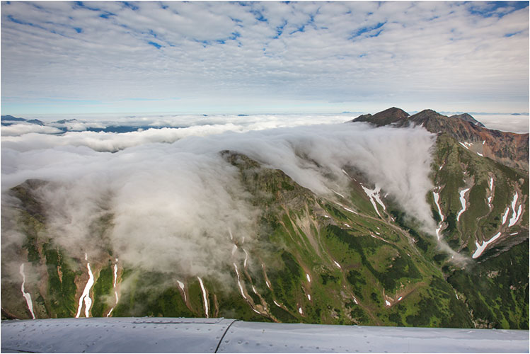 (Hin-) Flug über die unberührte Landschaft