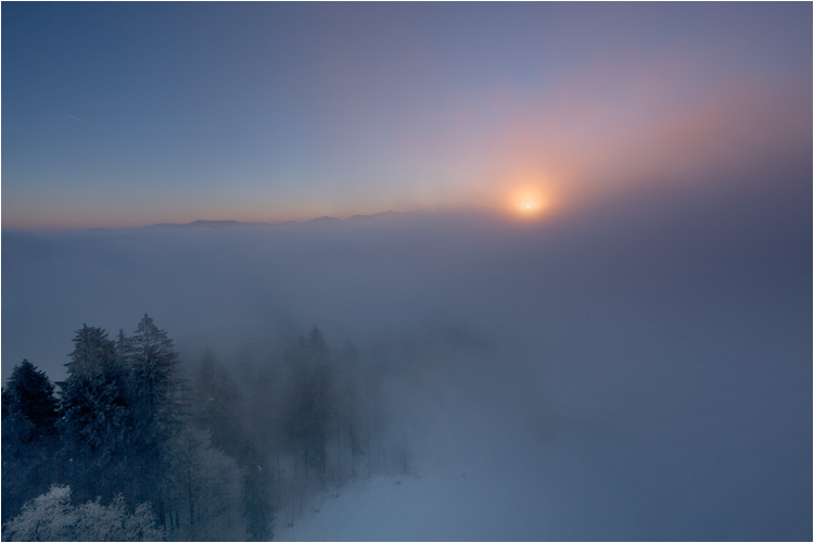 Sonnenaufgang bei Minus Temperatur, Aufnahme  aus dem Bachtelturm