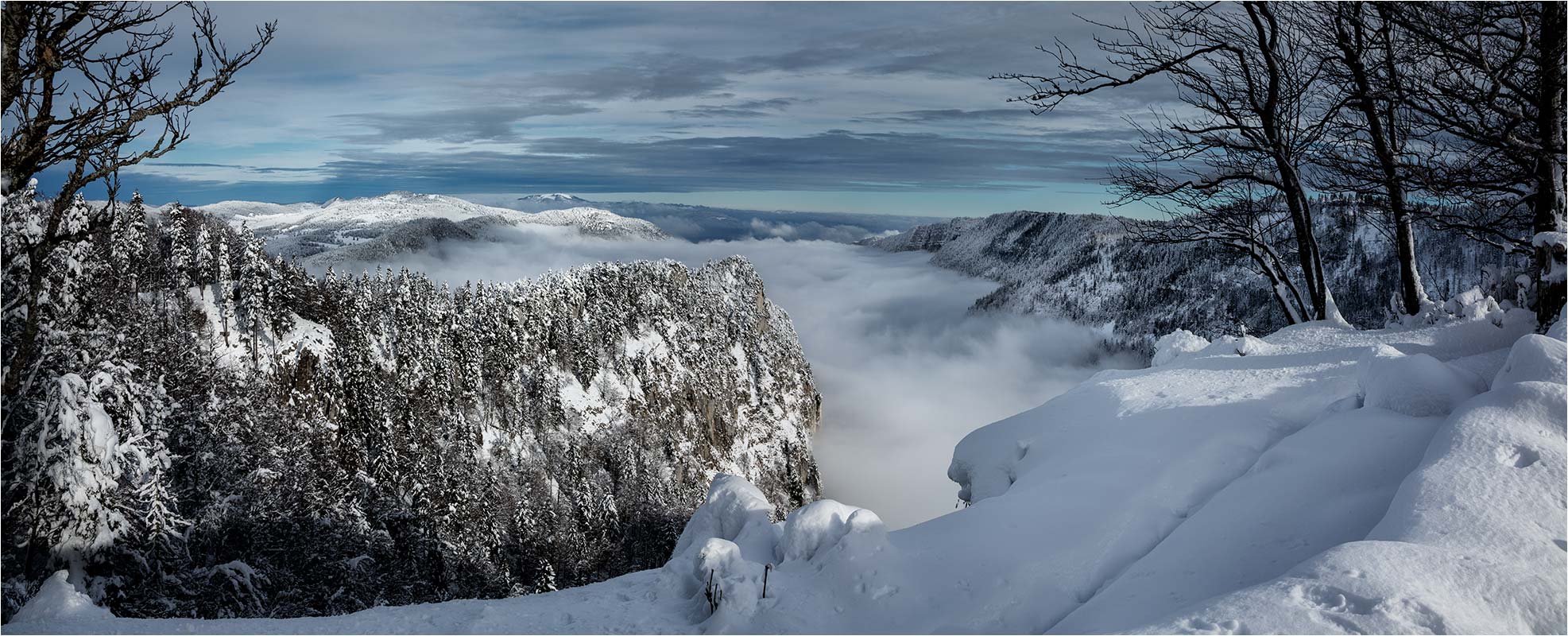 Jan. Der Nebel zieht auf am Creux-du-Van / NE