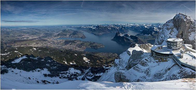 Fernsicht auf dem Vierwaldstättersee. Aussichtspunkt: Pilatus 2128m. ü. M