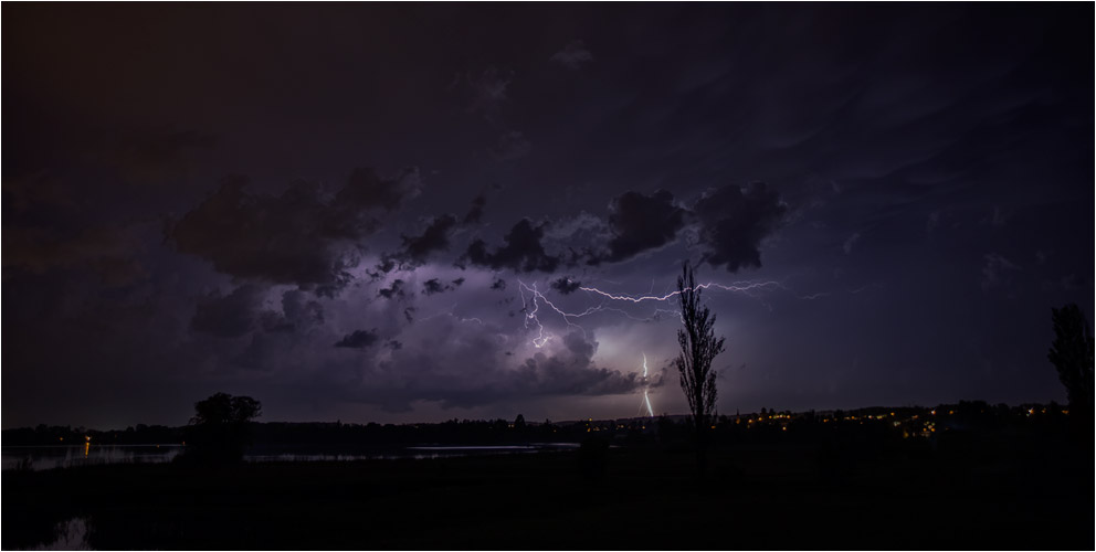 Strom geladener Himmel über Uster