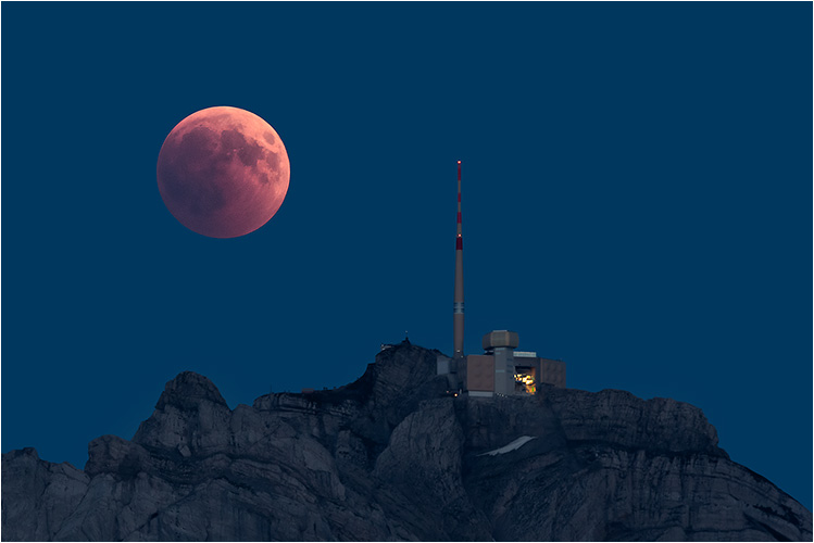 Mondfinsternis über dem Säntis - Blood Moon