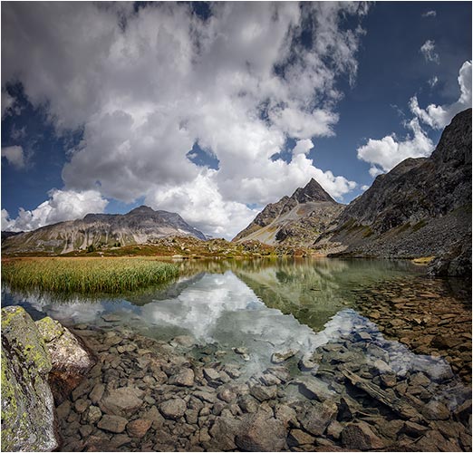 Herbst Stimmung an einem Bergsee