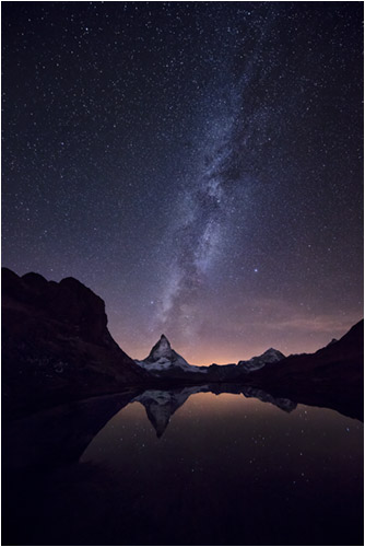 Milchstrasse über das Matterhorn. Blick vom Riffelsee aus.