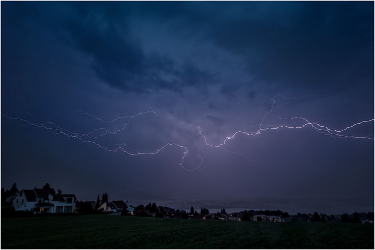 Blitz über dem Greifensee