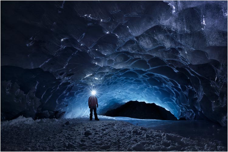 Eisschönheit in der Eishöhle Val Roseg