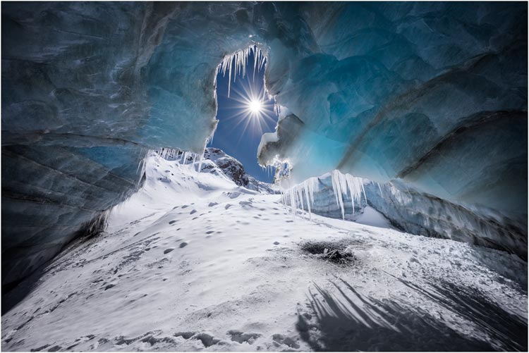 Sonnenfenster unter der Eisbrücke