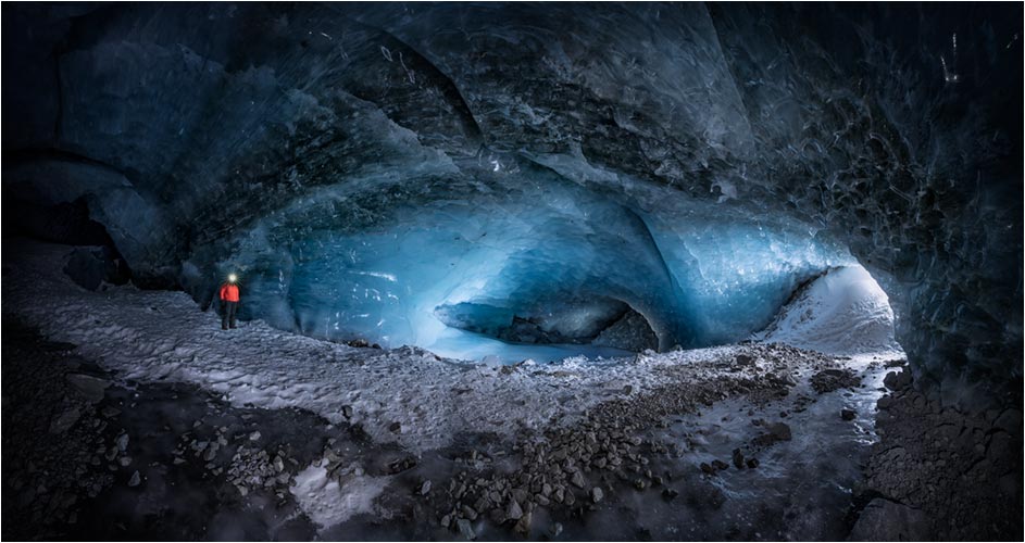 Der grosse Empfangsraum der hintere Eishöhle im Val Roseg