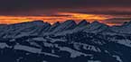 Dramatische Stimmung am Horizont. In der Mitte ist der Chäserrugg zu sehen