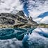 Das Matterhorn spiegelt sich im Riffelsee in der Frühe.
