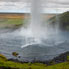Nicht sehr oft zu sehen bei Wasserfälle: Blick hinter der Kulissen. Der Seljalandsfoss